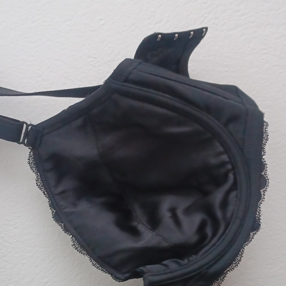 Black Lace Underwire Bra - Picture 6 of 7
